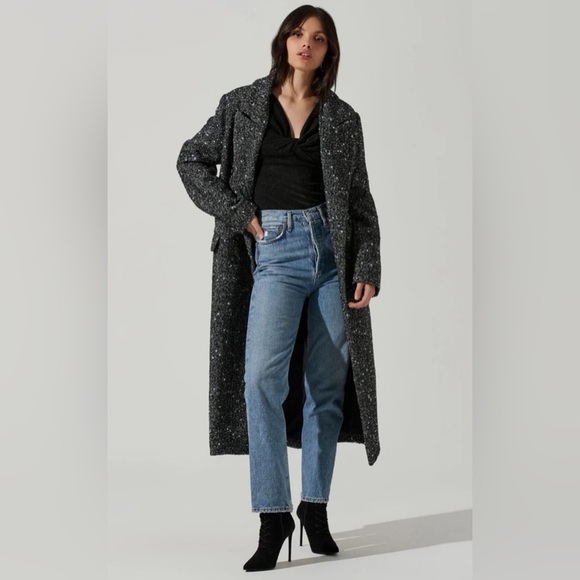 ASTR THE LABEL MORANA OVERSIZED BOUCLE COAT - Picture 4 of 10